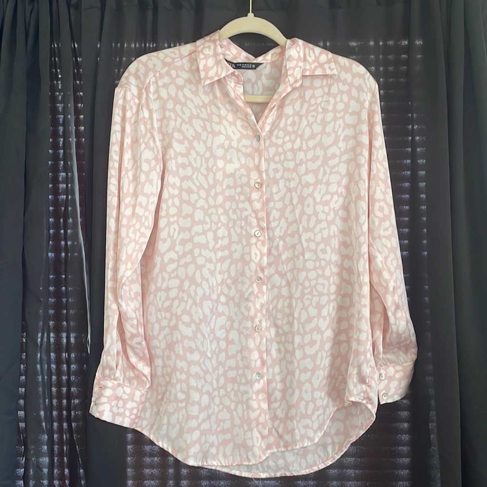 NWT Pink and White Leopard Print Button Down